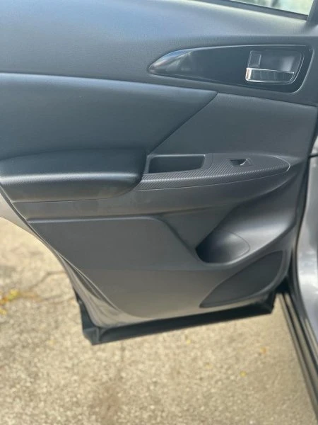 2018 Mitsubishi Eclipse - Image 15 of 20