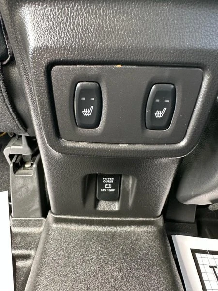 2018 Mitsubishi Eclipse - Image 17 of 20