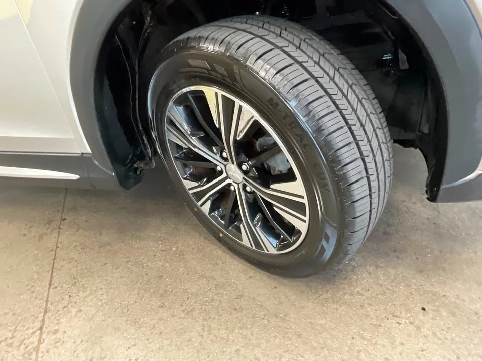 2018 Mitsubishi Eclipse Cross - Image 15 of 18