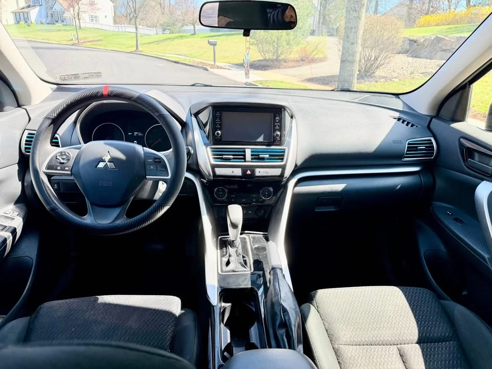 2018 Mitsubishi Eclipse Cross - Image 9 of 14