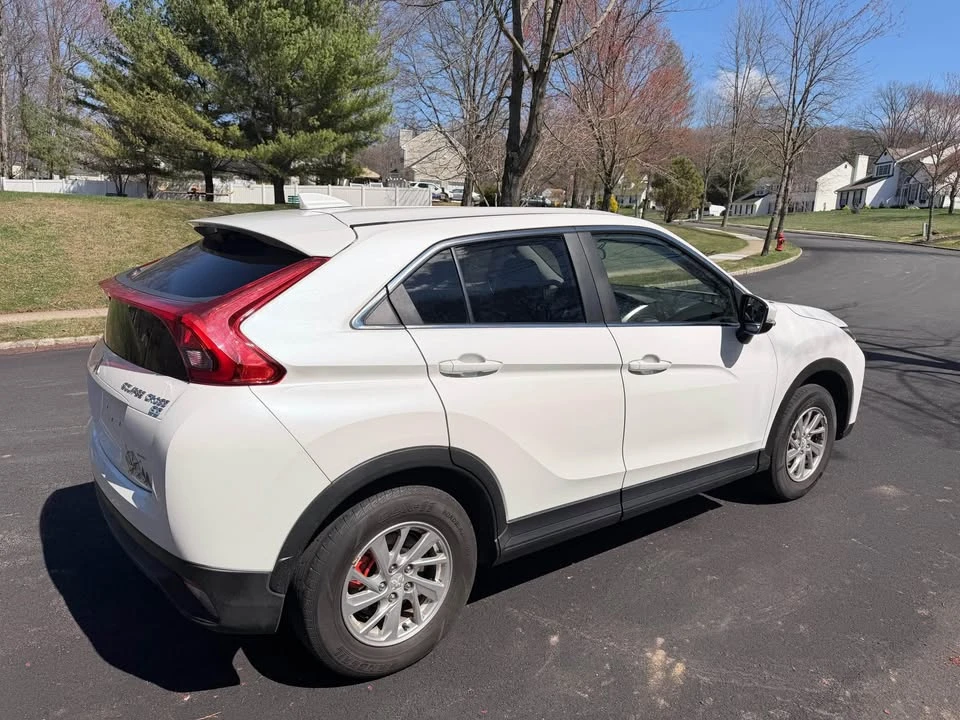 2018 Mitsubishi Eclipse Cross - Image 2 of 14