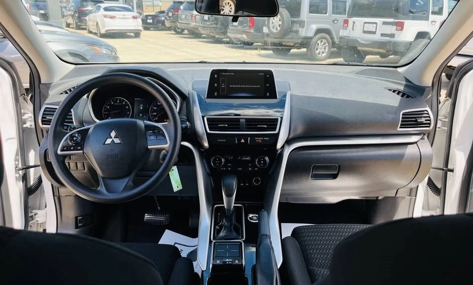 2018 Mitsubishi Eclipse Cross - Image 11 of 15