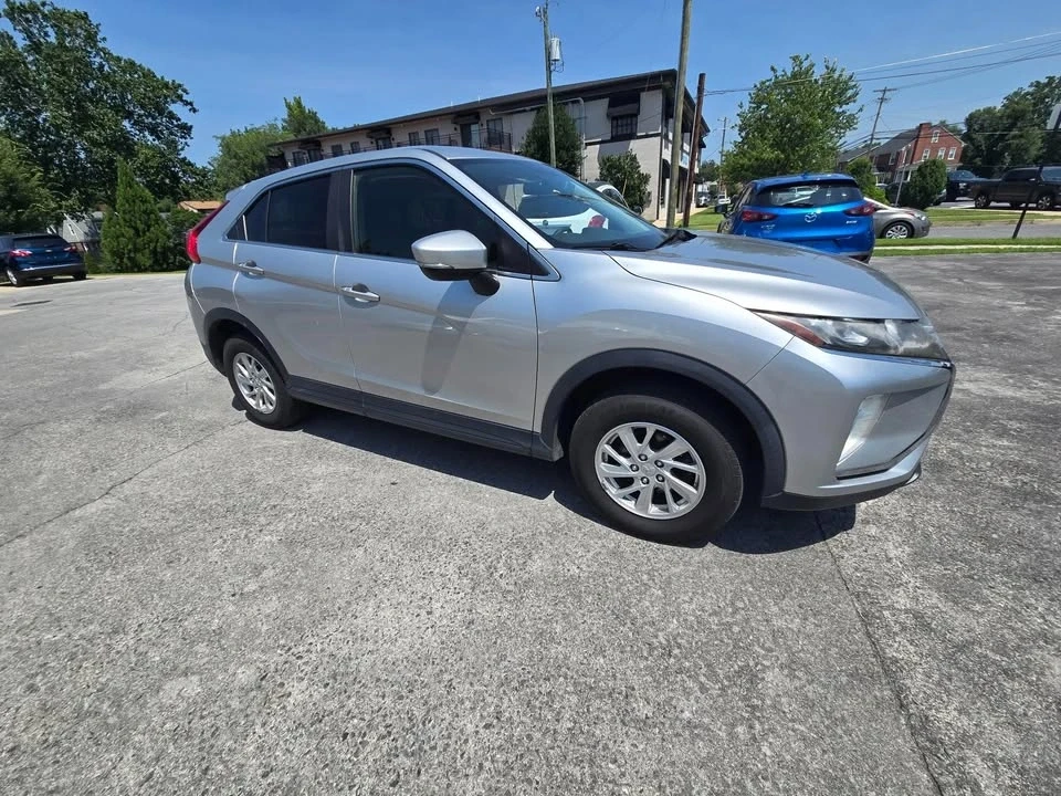 2018 Mitsubishi Eclipse Cross - Image 3 of 10