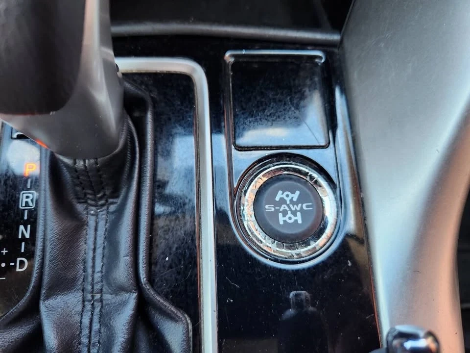 2018 Mitsubishi Eclipse Cross - Image 16 of 19