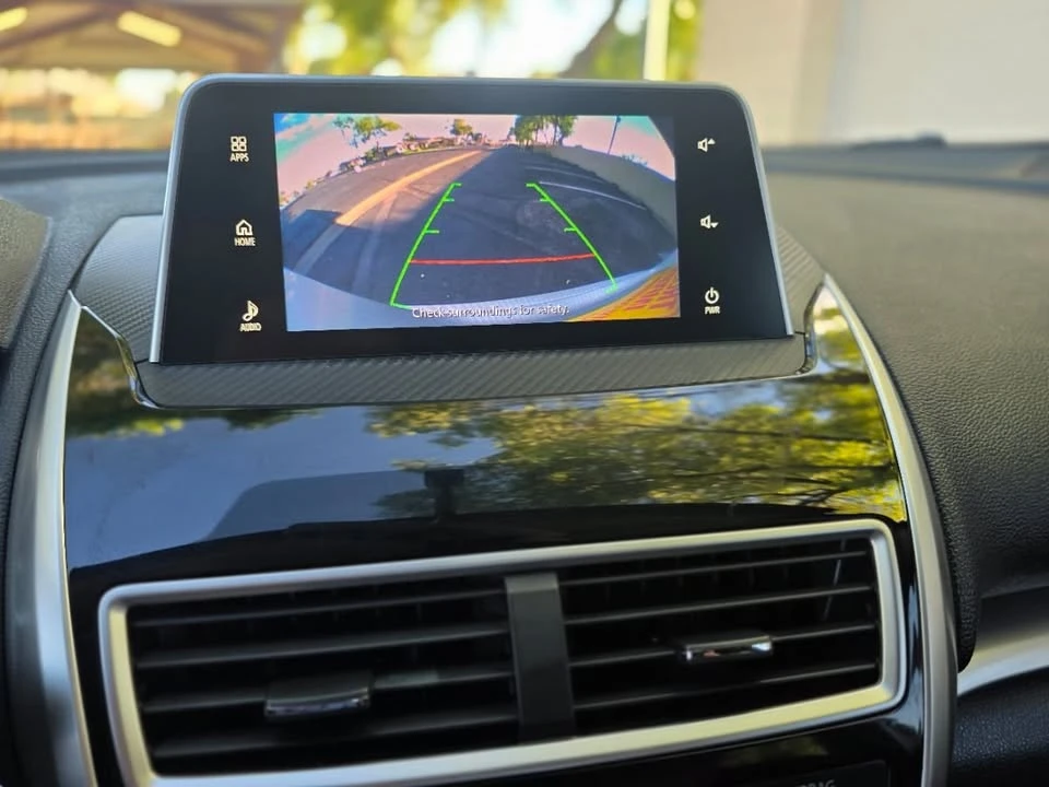 2018 Mitsubishi Eclipse Cross - Image 11 of 18