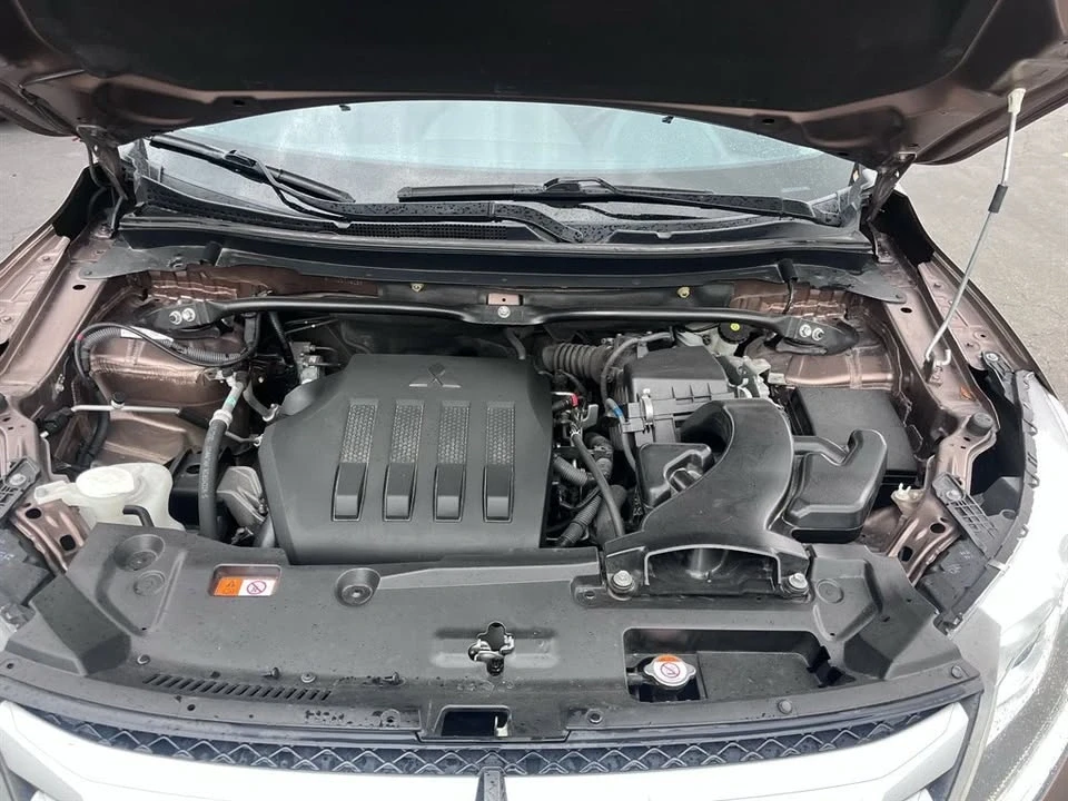 2018 Mitsubishi Eclipse Cross - Image 6 of 6