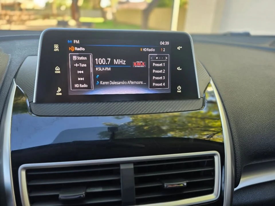 2018 Mitsubishi Eclipse Cross - Image 10 of 18