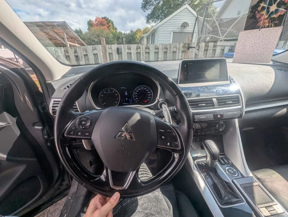 2018 Mitsubishi Eclipse Cross - Image 8 of 11