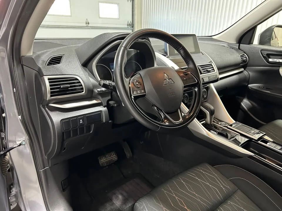 2018 Mitsubishi Eclipse Cross - Image 12 of 18