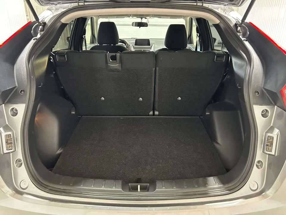 2018 Mitsubishi Eclipse Cross - Image 9 of 18