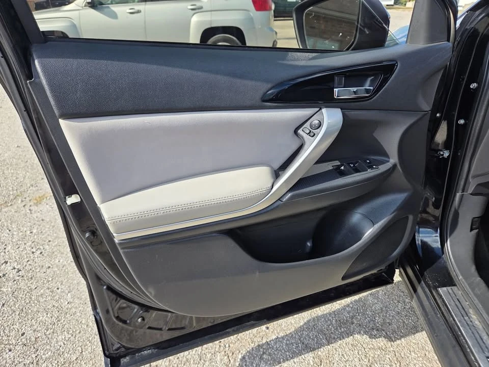 2018 Mitsubishi Eclipse Cross - Image 12 of 20