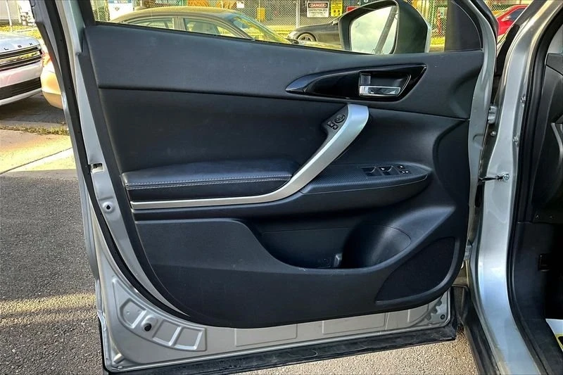 2018 Mitsubishi Eclipse Cross - Image 19 of 19