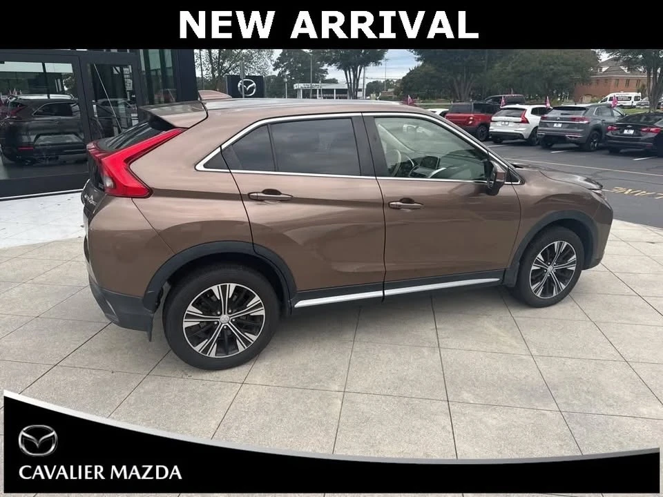 2018 Mitsubishi Eclipse Cross - Image 2 of 19