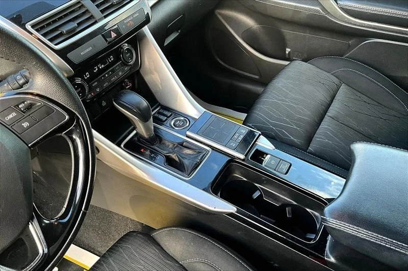 2018 Mitsubishi Eclipse Cross - Image 11 of 19
