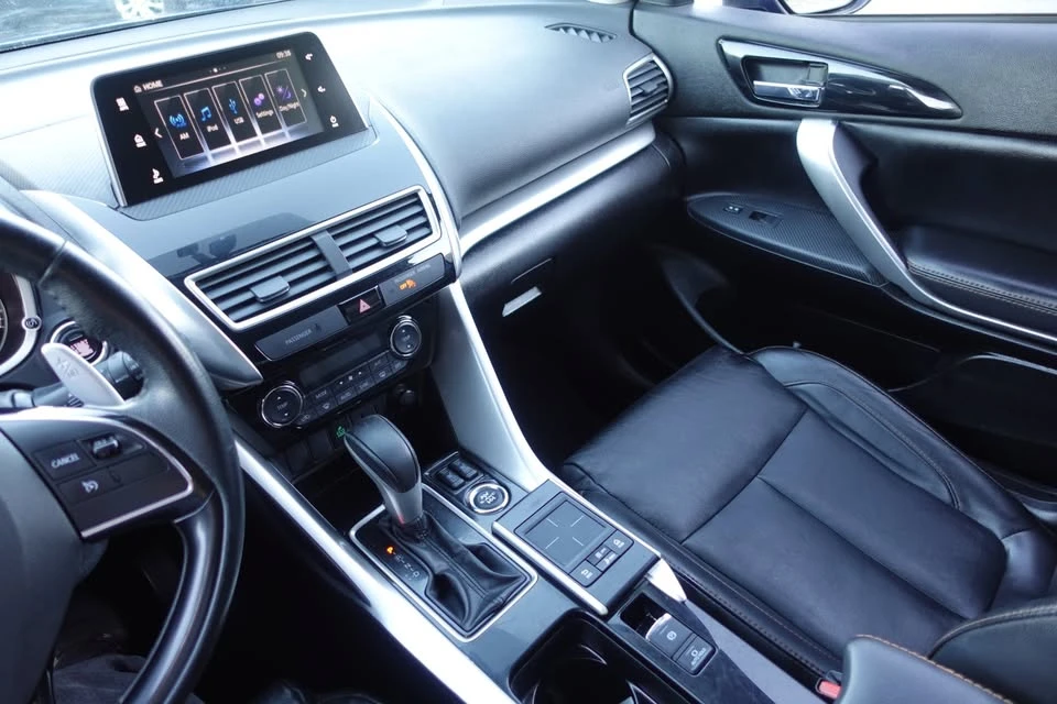 2018 Mitsubishi Eclipse Cross - Image 13 of 20