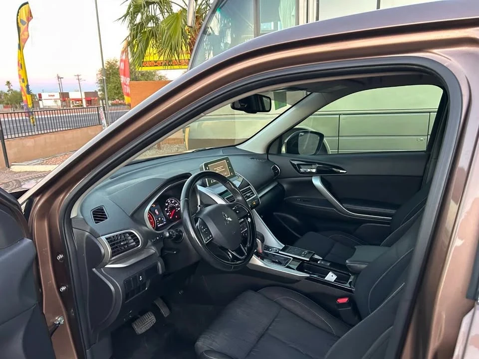 2018 Mitsubishi Eclipse Cross - Image 11 of 15