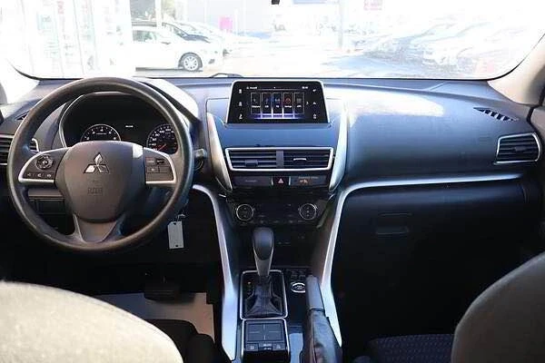 2018 Mitsubishi Eclipse Cross - Image 7 of 20