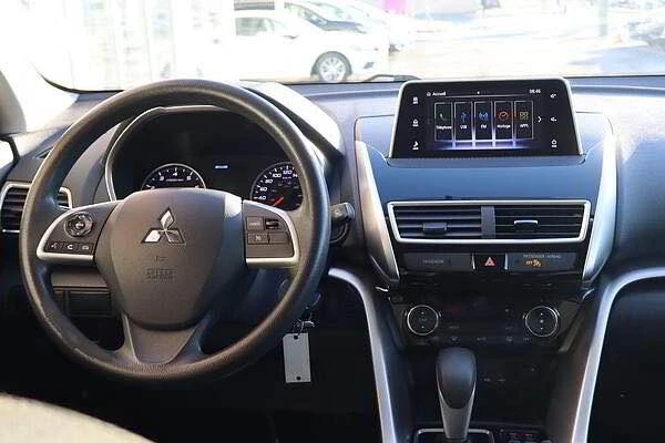 2018 Mitsubishi Eclipse Cross - Image 8 of 20