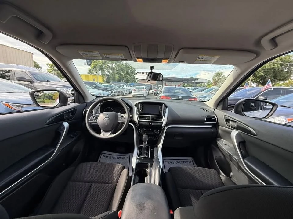 2018 Mitsubishi Eclipse Cross - Image 2 of 11