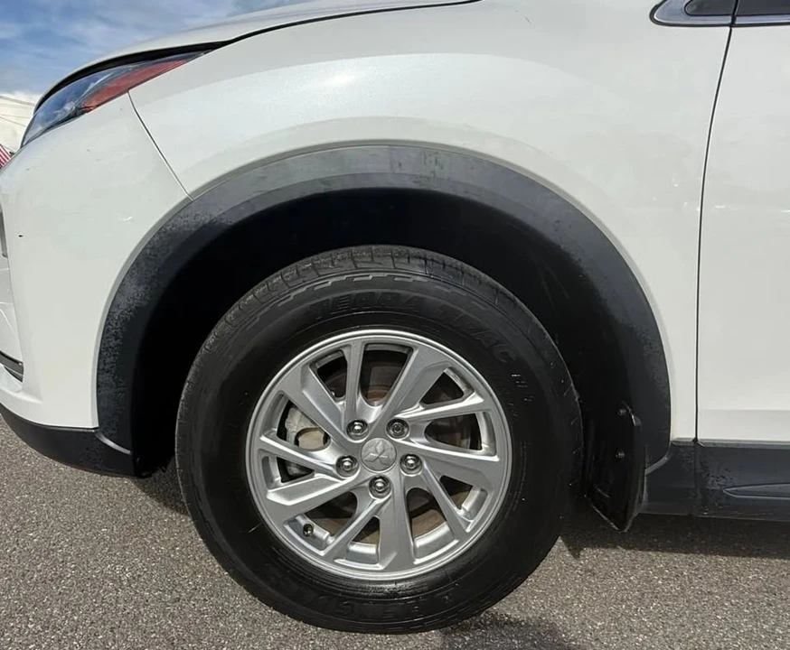 2018 Mitsubishi Eclipse Cross - Image 11 of 11