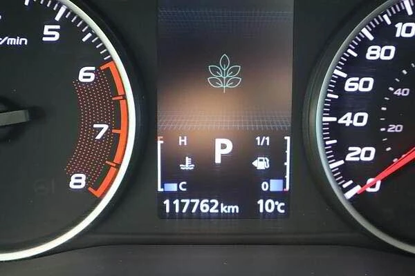 2018 Mitsubishi Eclipse Cross - Image 9 of 20