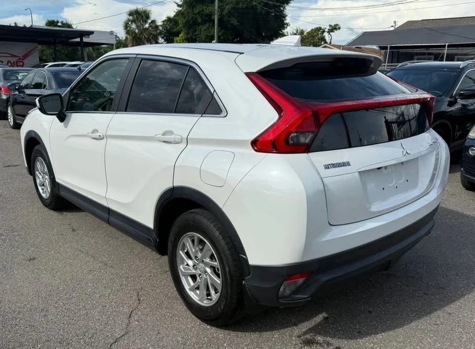 2018 Mitsubishi Eclipse Cross - Image 9 of 11