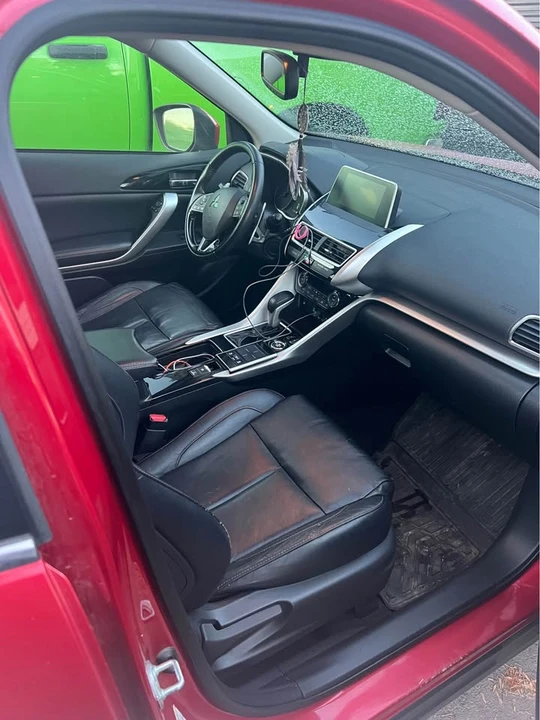 2018 Mitsubishi Eclipse Cross - Image 9 of 14