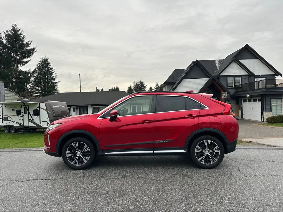 2018 Mitsubishi Eclipse Cross - Image 2 of 14