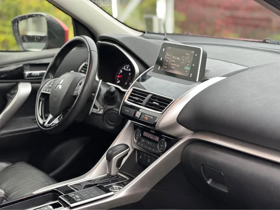 2018 Mitsubishi Eclipse Cross - Image 9 of 14