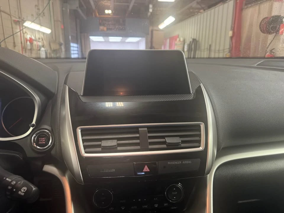2018 Mitsubishi Eclipse Cross - Image 9 of 12