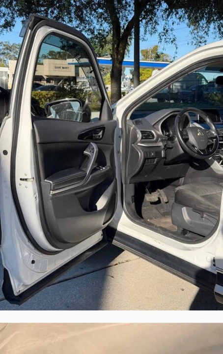 2018 Mitsubishi Eclipse Cross - Image 11 of 16