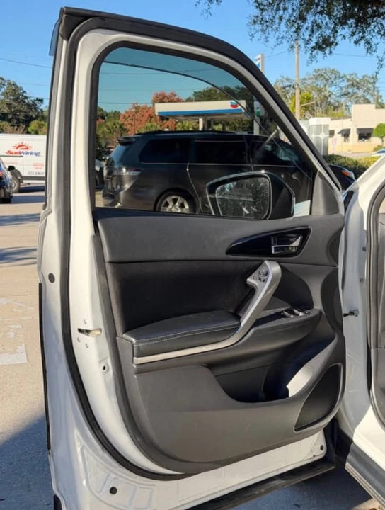 2018 Mitsubishi Eclipse Cross - Image 10 of 16