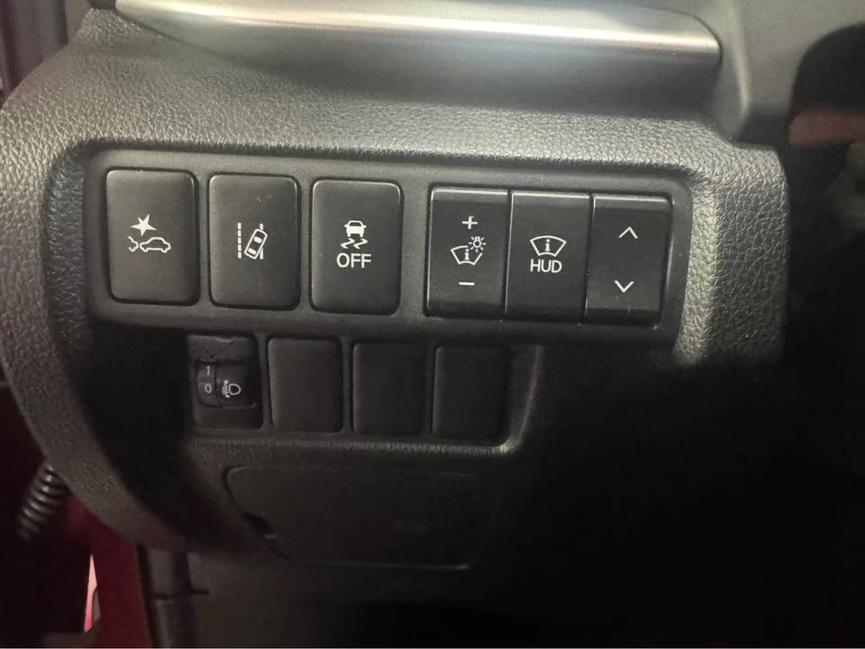 2018 Mitsubishi Eclipse Cross - Image 7 of 12
