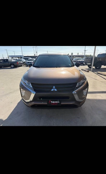 2018 Mitsubishi Eclipse Cross - Image 2 of 14