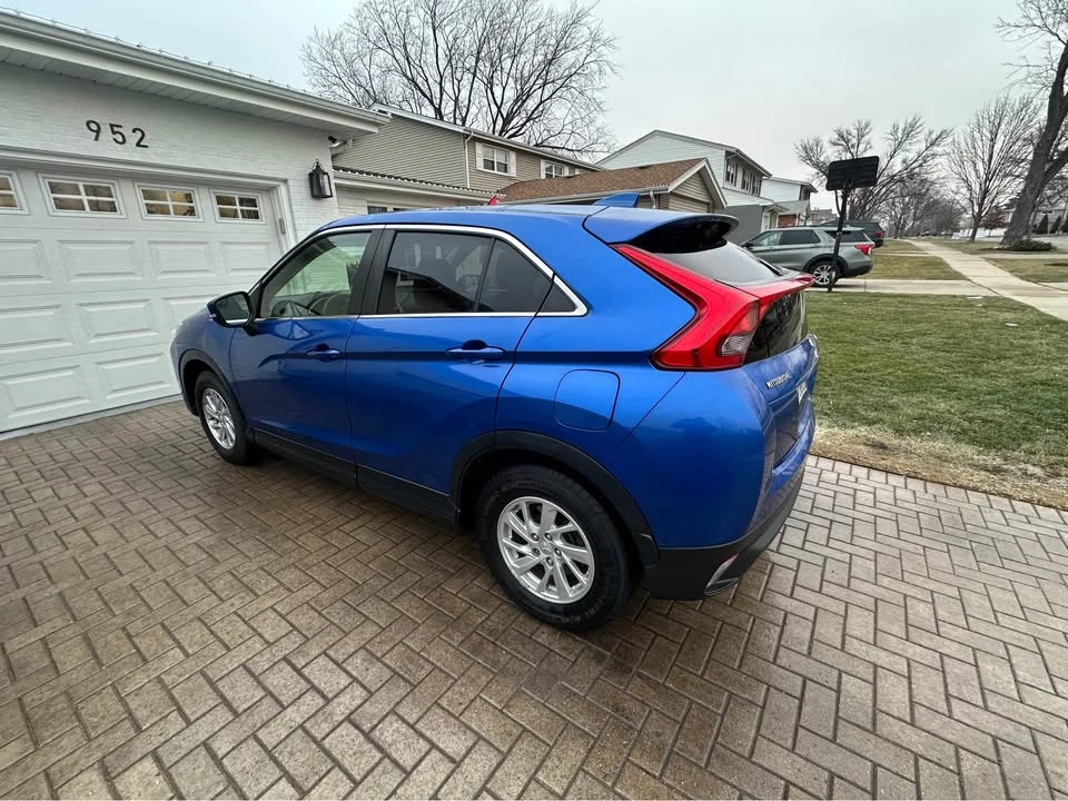 2018 Mitsubishi Eclipse Cross - Image 3 of 12