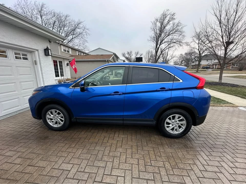 2018 Mitsubishi Eclipse Cross - Image 2 of 12