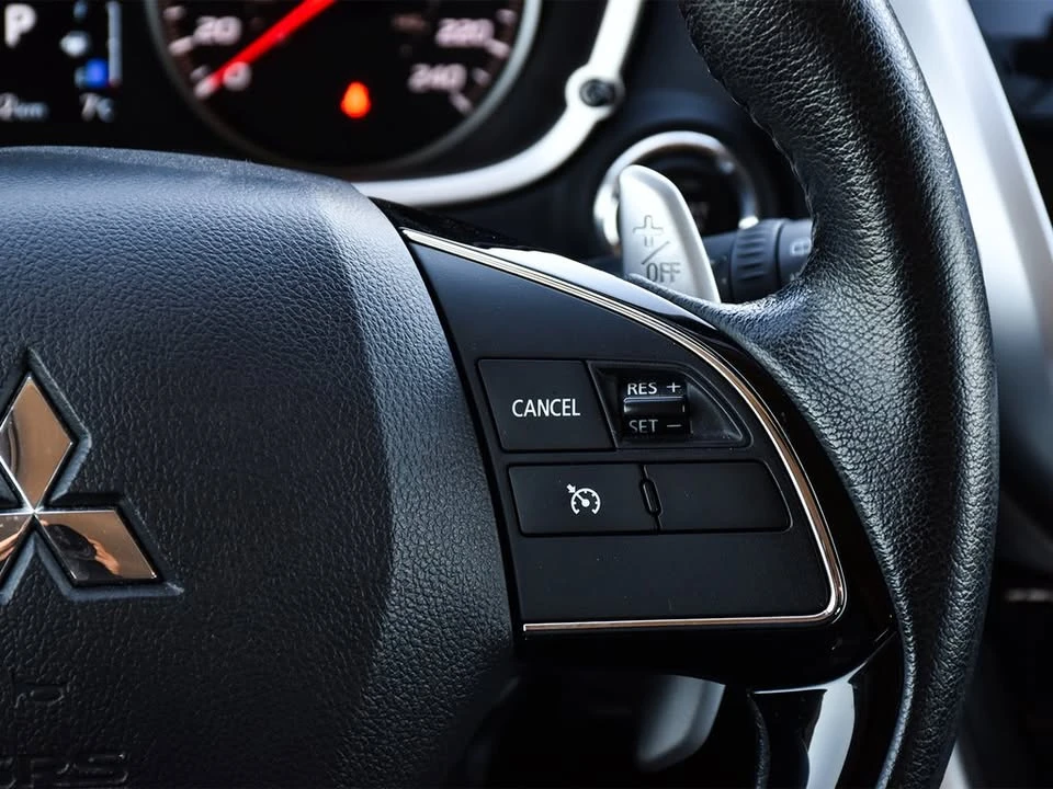 2018 Mitsubishi Eclipse Cross - Image 17 of 20