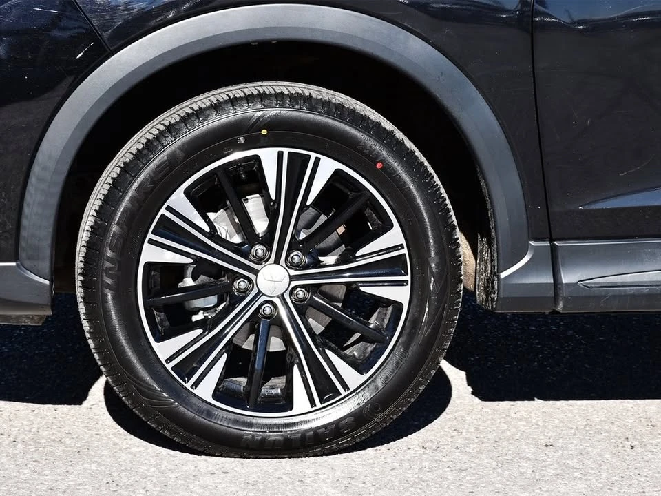 2018 Mitsubishi Eclipse Cross - Image 9 of 20