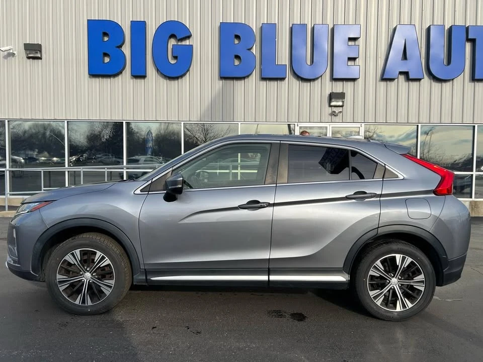 2018 Mitsubishi Eclipse Cross - Image 2 of 16