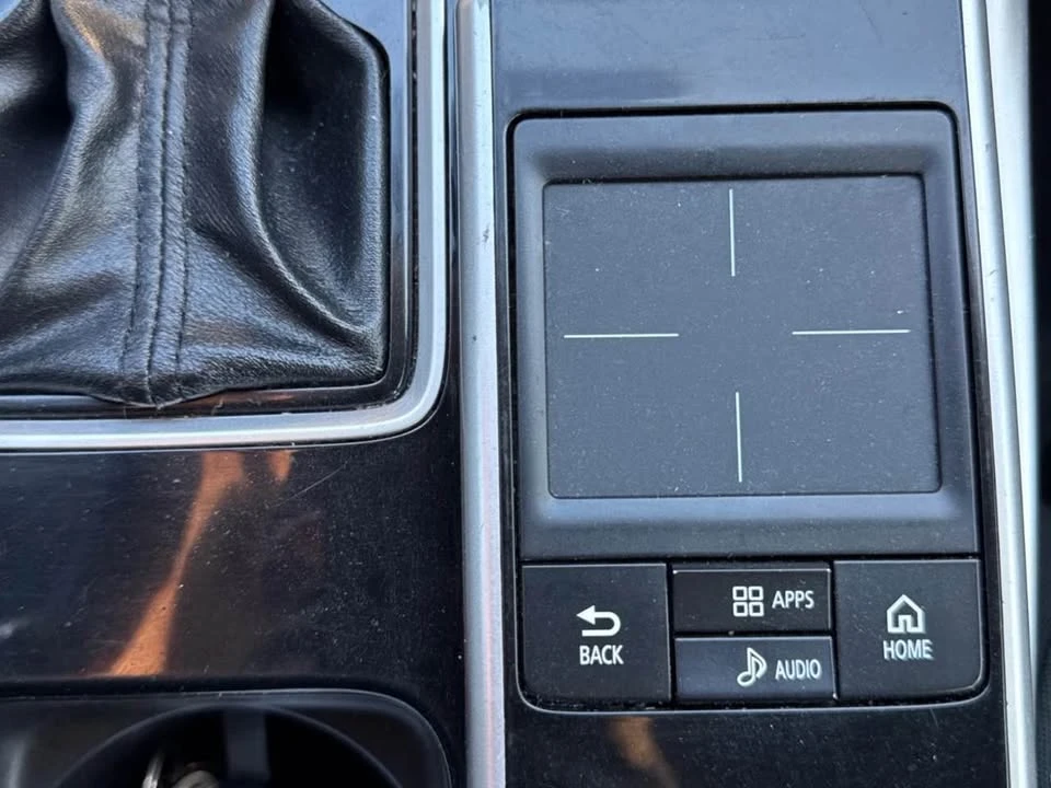 2018 Mitsubishi Eclipse Cross - Image 11 of 18