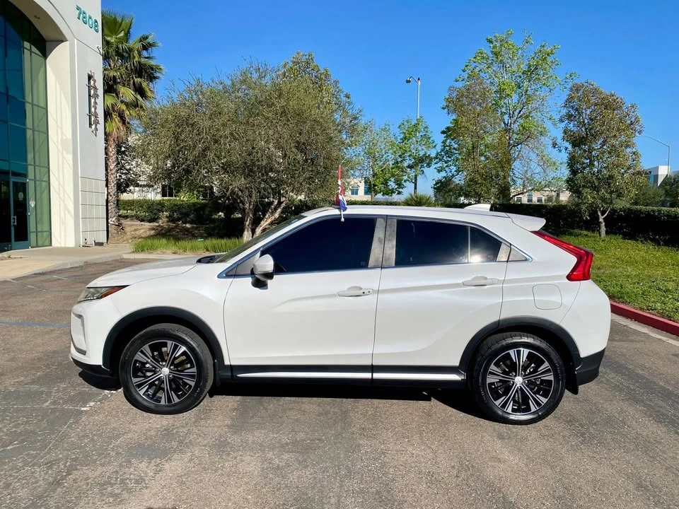 2018 Mitsubishi Eclipse Cross - Image 2 of 20