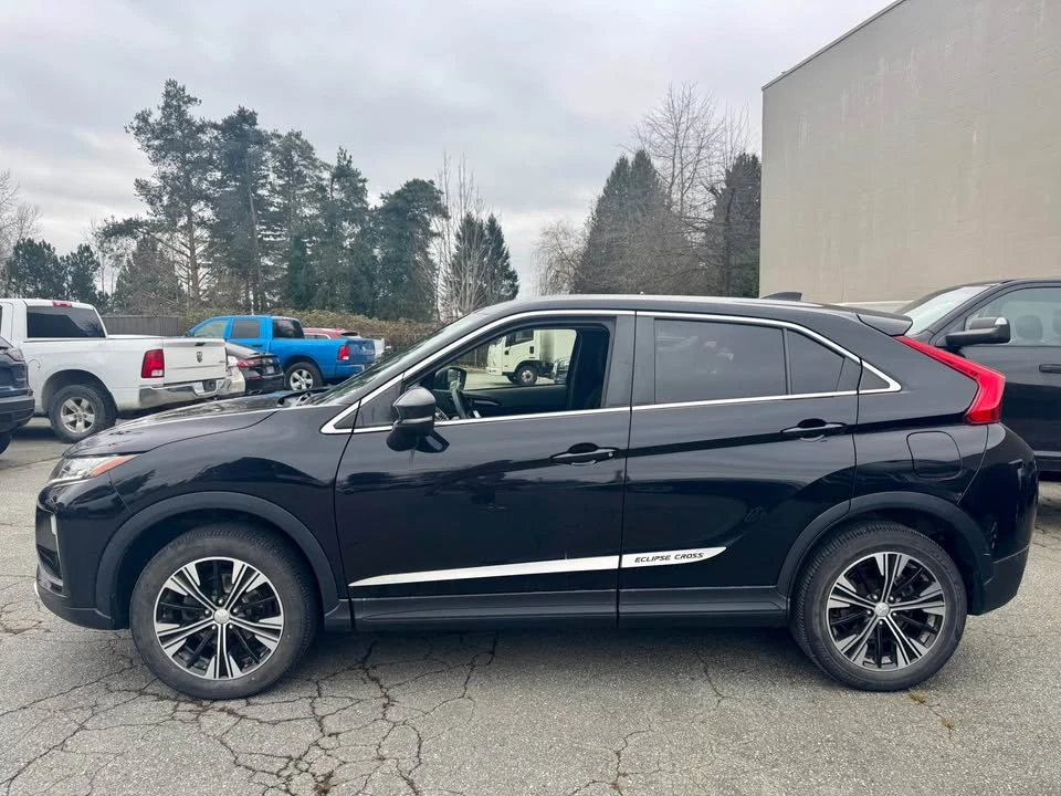 2018 Mitsubishi Eclipse Cross - Image 2 of 12