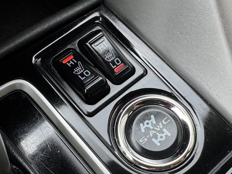 2018 Mitsubishi Eclipse Cross - Image 2 of 19