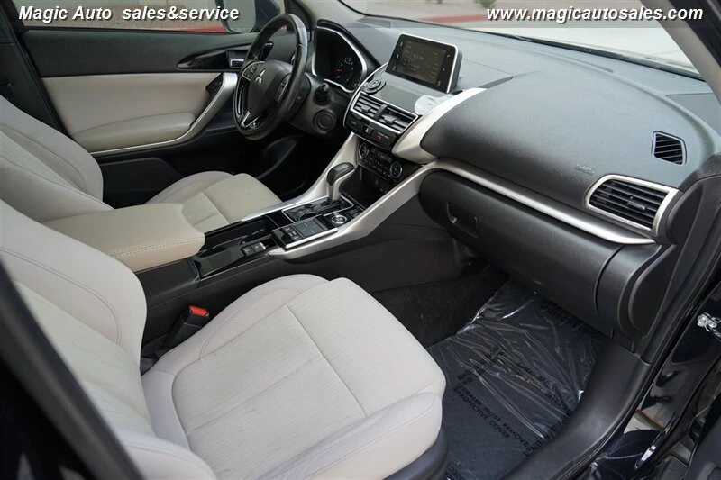 2018 Mitsubishi Eclipse Cross - Image 15 of 19