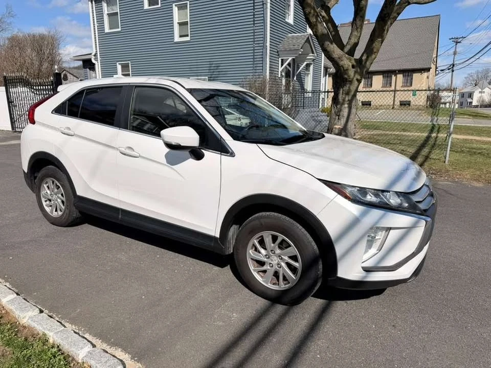 2018 Mitsubishi Eclipse Cross - Image 2 of 13