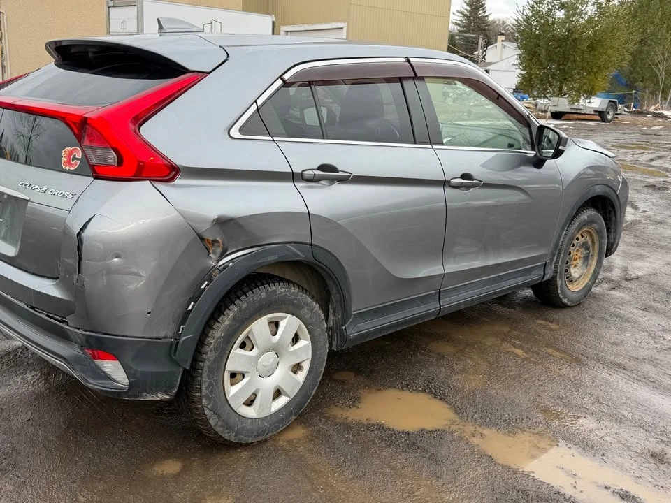 2018 Mitsubishi Eclipse Cross - Image 9 of 20