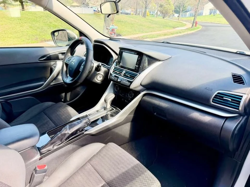 2018 Mitsubishi Eclipse Cross - Image 8 of 14