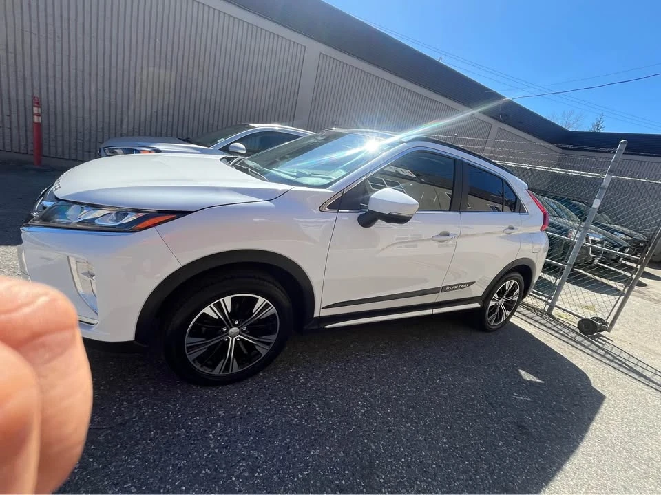 2018 Mitsubishi Eclipse Cross - Image 3 of 4