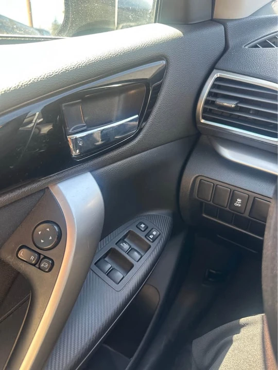 2018 Mitsubishi Eclipse Cross - Image 4 of 9