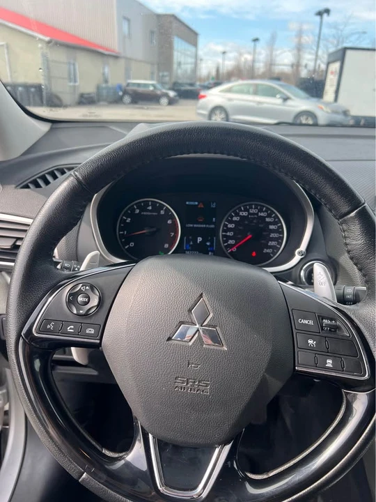 2018 Mitsubishi Eclipse Cross - Image 9 of 13